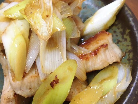 10分で完成! めちゃうま豚トロとネギ炒め♡